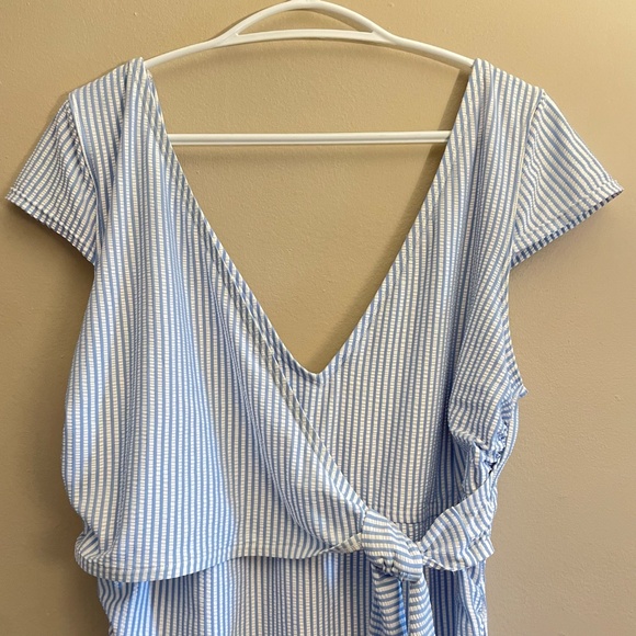 3/$10⚡️Old Navy Seersucker Blue & White One Piece Wrap Swimsuit Cap Sleeve - Picture 3 of 13